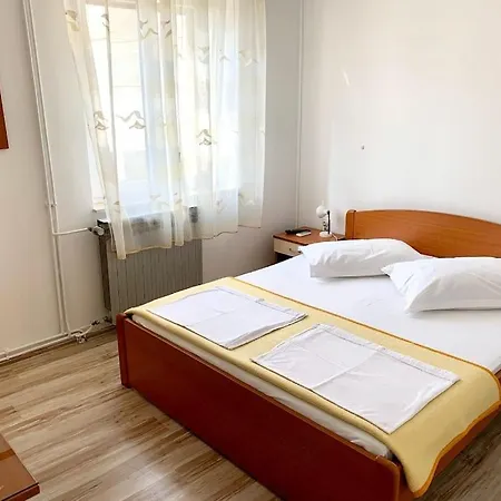 Obradovic & Casa de hóspedes *